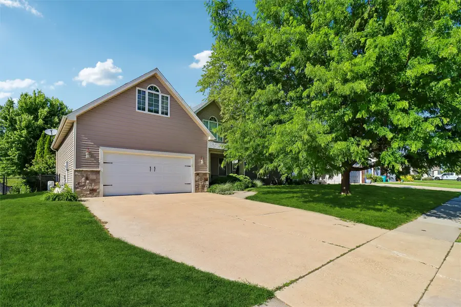 15703 Aurora Avenue, Urbandale, IA 50323 - #3