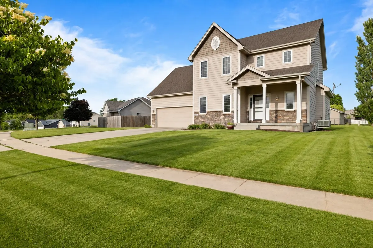 5447 SE 27th Street, Des Moines, IA 50320 - #1