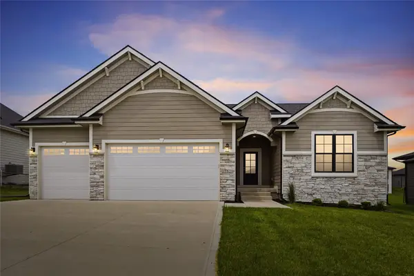 17829 Valley View Drive, Clive, IA 50325