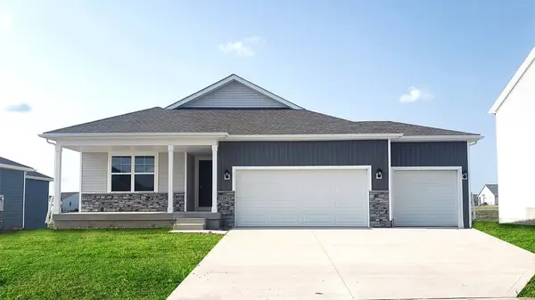 3066 Sweetwater Drive, Des Moines, IA 50320