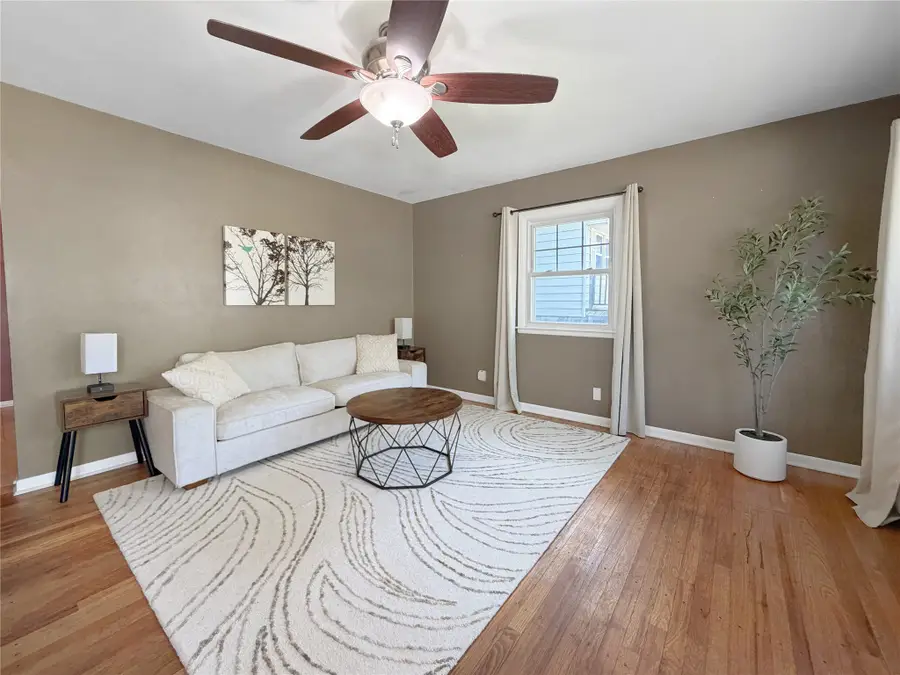 3617 SW 2nd Street, Des Moines, IA 50315 - #2