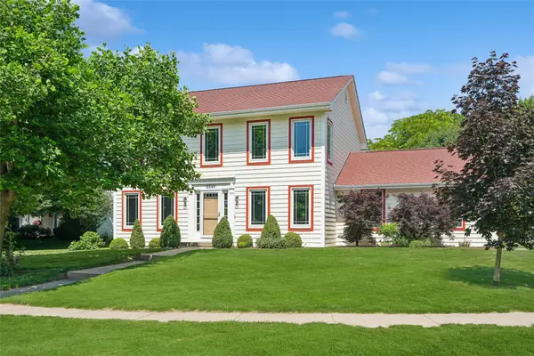 5549 Kensington Circle, Johnston, IA 50131