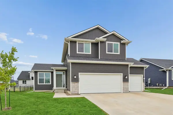 2612 NW Reinhart Drive, Ankeny, IA 50023