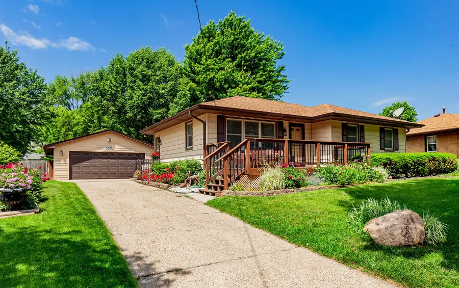 3840 E 26th Street, Des Moines, IA 50317 - #2