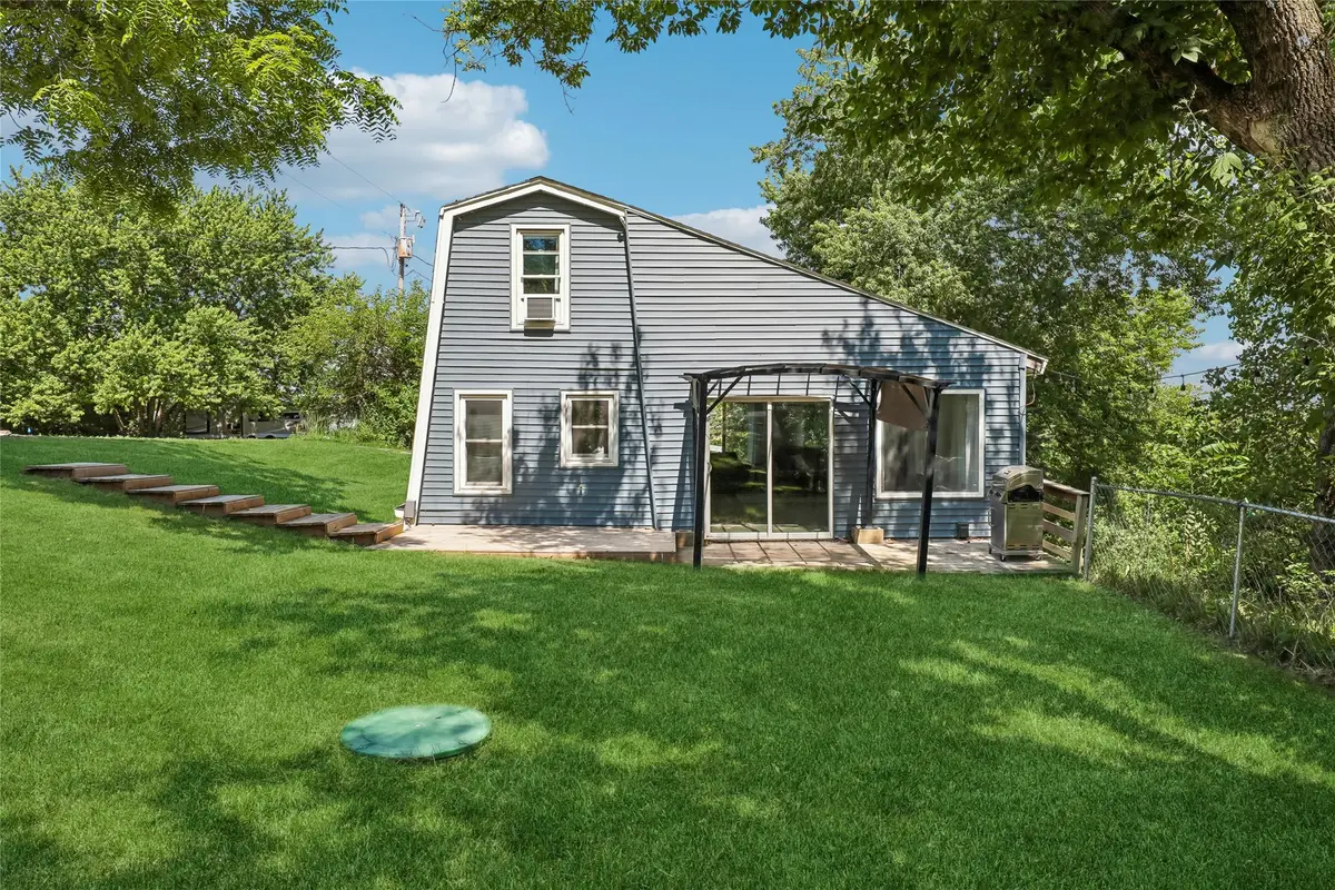 6033 N Lakeshore Drive, Brooklyn, IA 52211 - #1