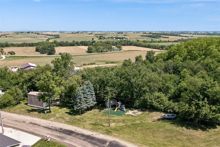 6033 N Lakeshore Drive, Brooklyn, IA 52211 - #2