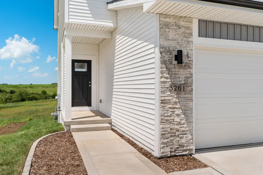 3261 Marigold Circle, Pella, IA 50219 - #3