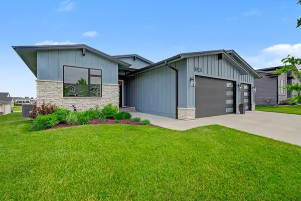 14305 Sutton Drive, Urbandale, IA 50323