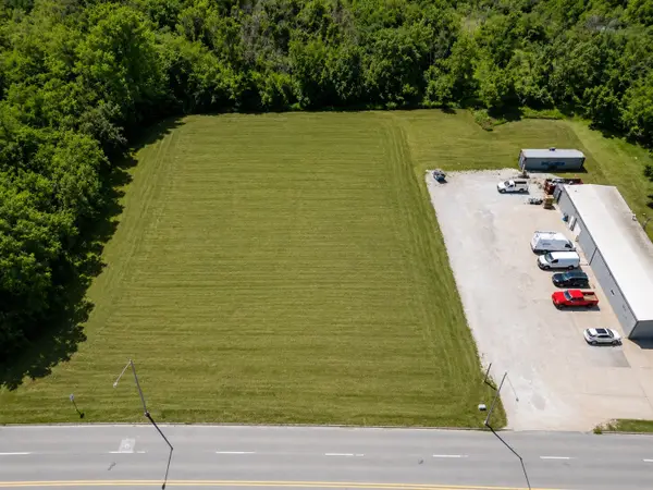 711 E 2nd Avenue, Indianola, IA 50125