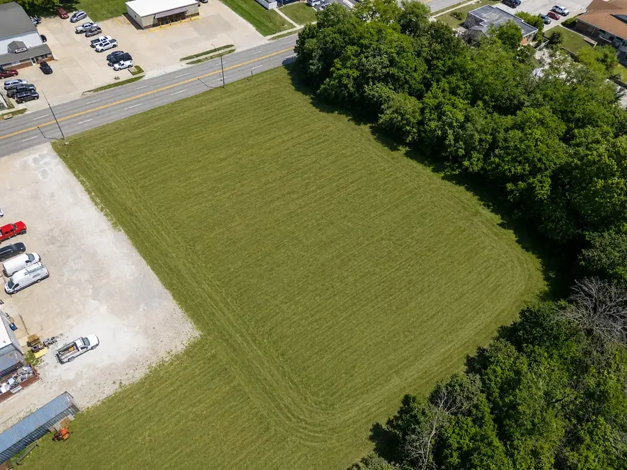 711 E 2nd Avenue, Indianola, IA 50125 - #3
