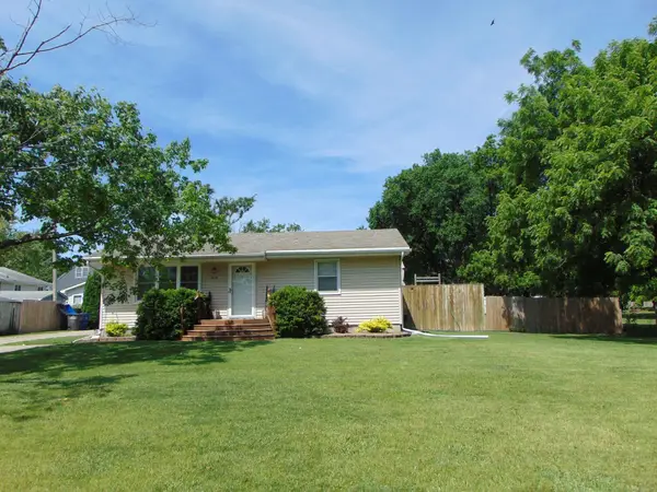 4110 E 30th Street, Des Moines, IA 50317