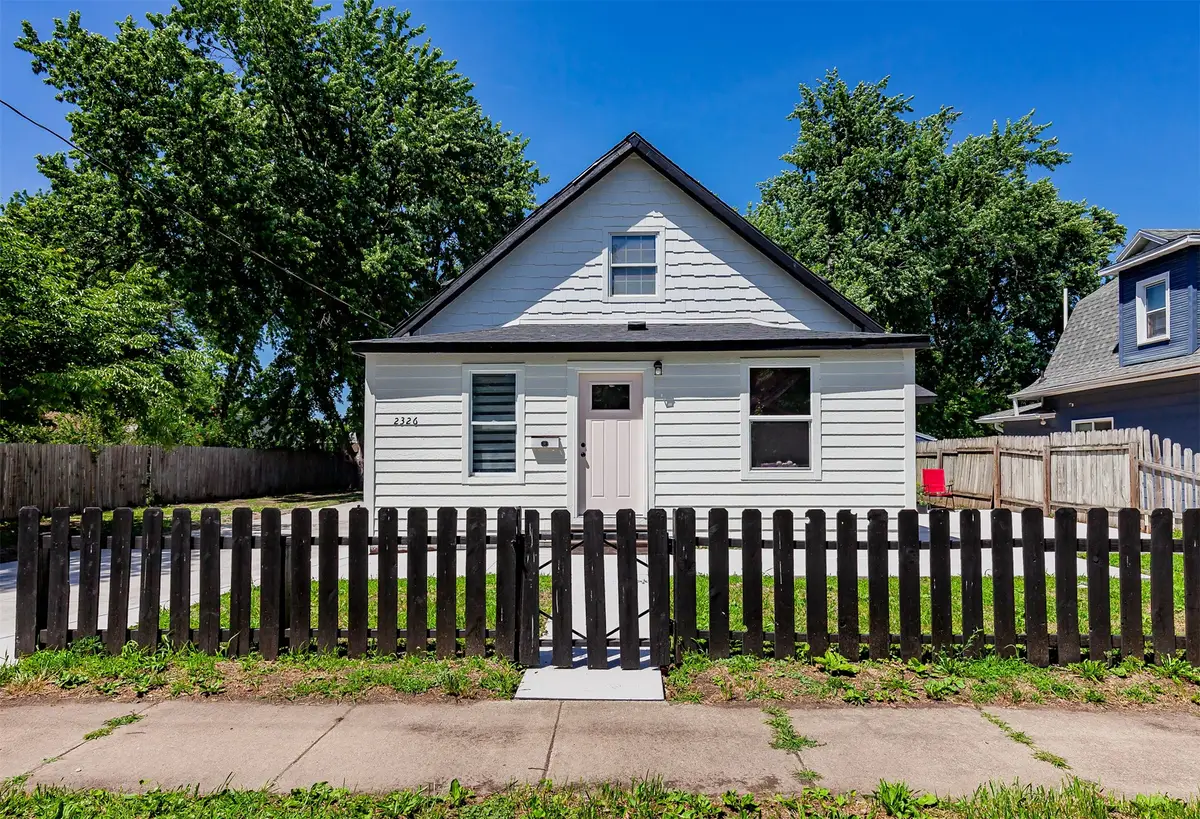 2326 Des Moines Street, Des Moines, IA 50317 - #1