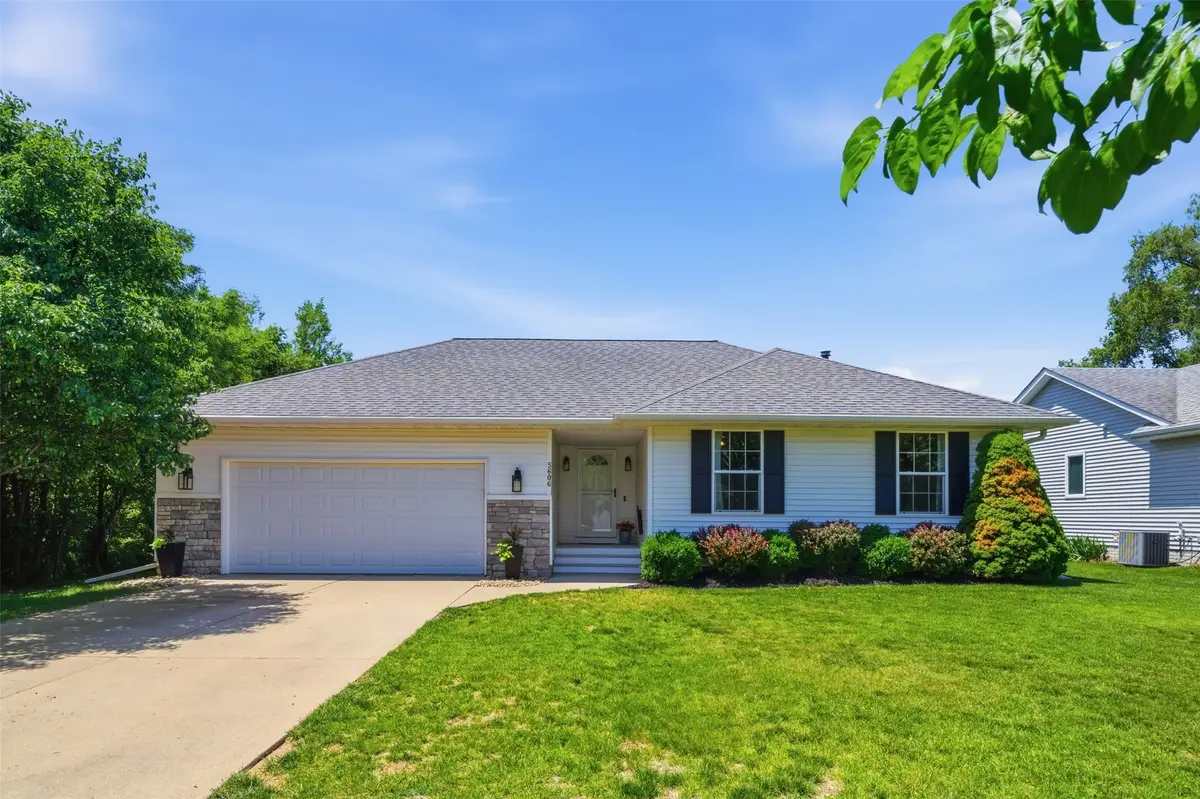 5606 NW 52nd Street, Johnston, IA 50131 - #1