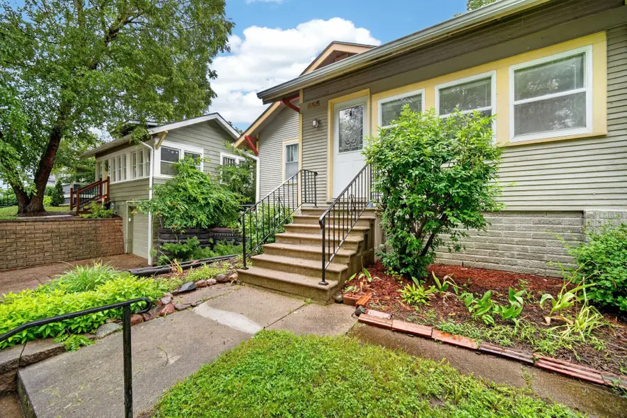 855 41st Street, Des Moines, IA 50312 - #3