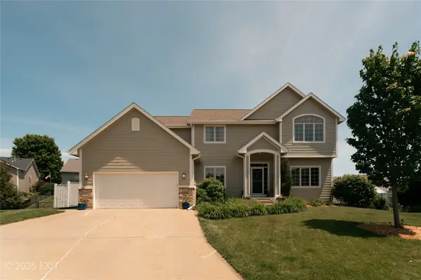 1000 Rolling Hills Court, Norwalk, IA 50211
