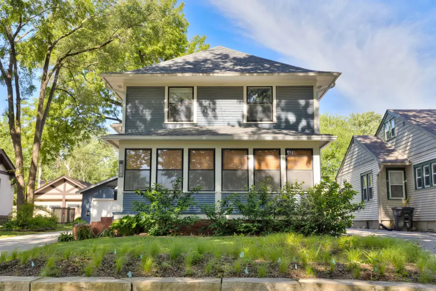 918 39th Street, Des Moines, IA 50312 - #2