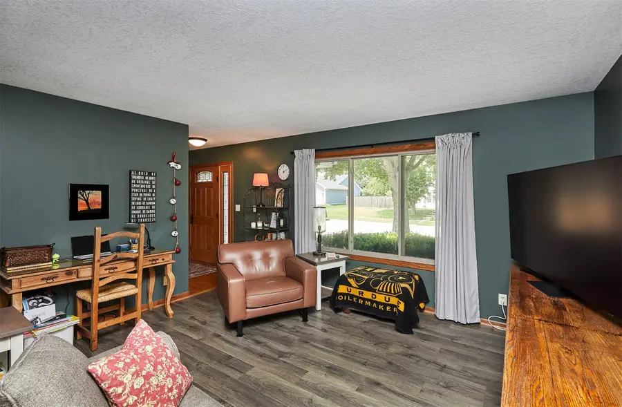 8000 Sharon Drive, Urbandale, IA 50322 - #3