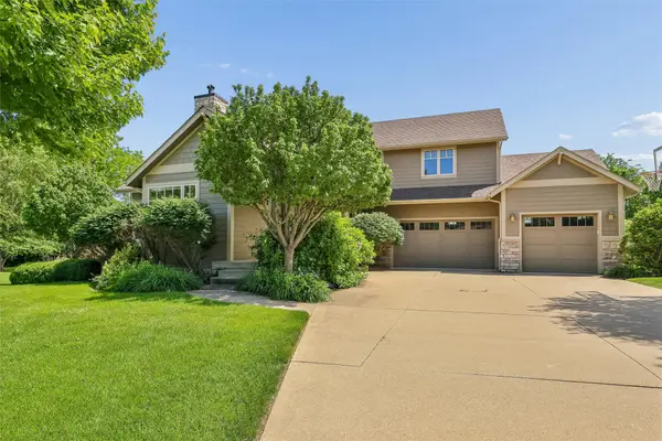 7408 Eagle Crest Drive, Johnston, IA 50131