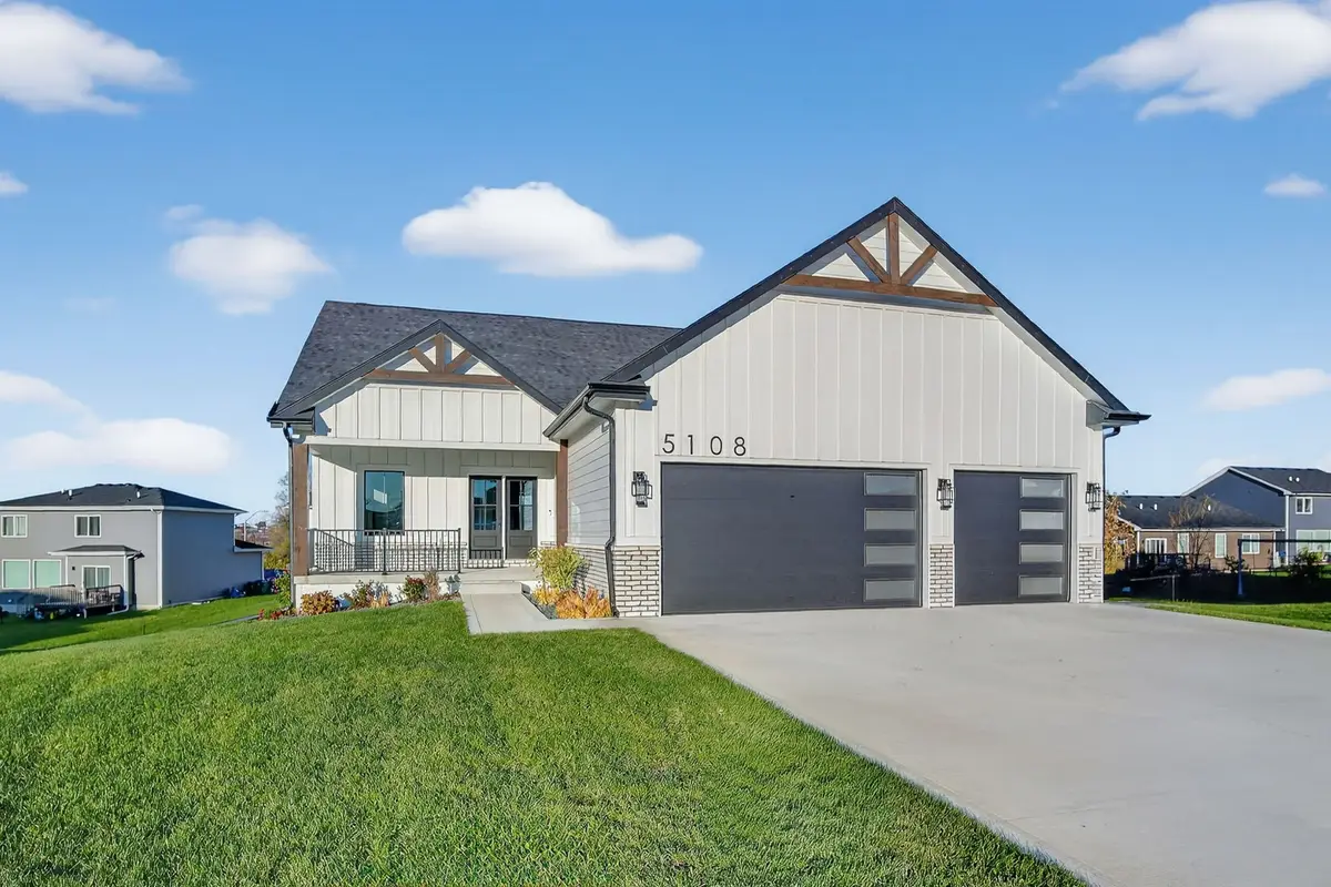 5108 154th Circle, Urbandale, IA 50323 - #1