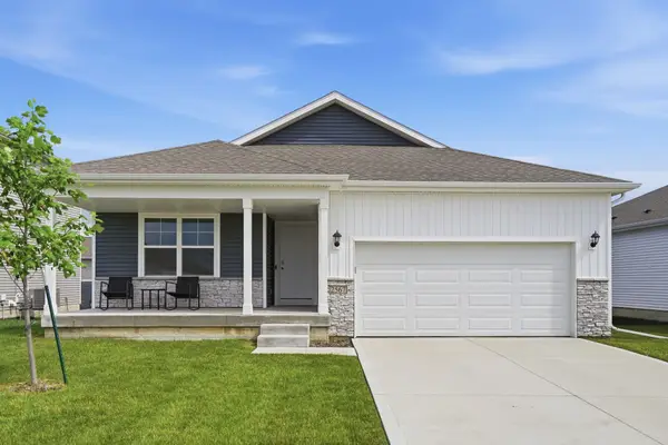 2567 SE Fox Valley Drive, West Des Moines, IA 50265