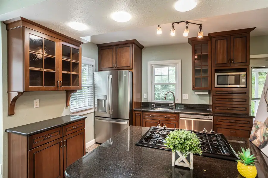 435 61st Street, Des Moines, IA 50312 - #3