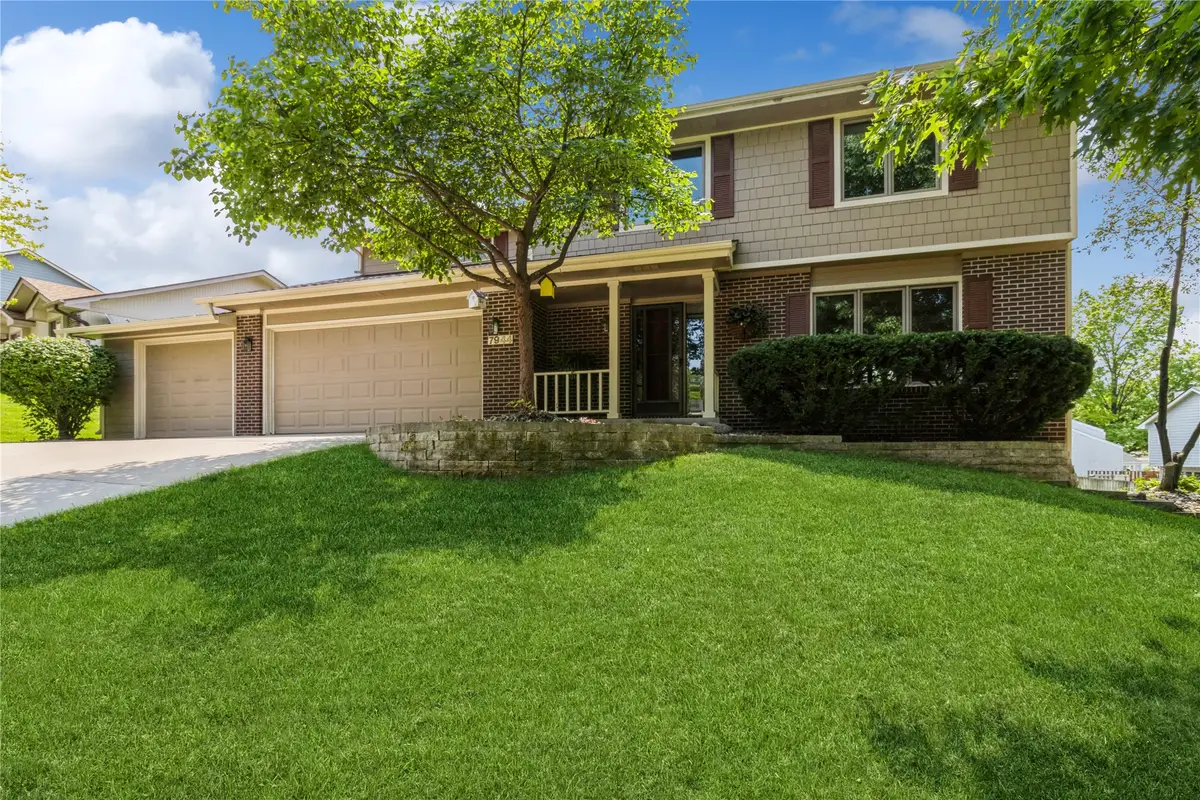 7944 Roseland Drive, Urbandale, IA 50322 - #1