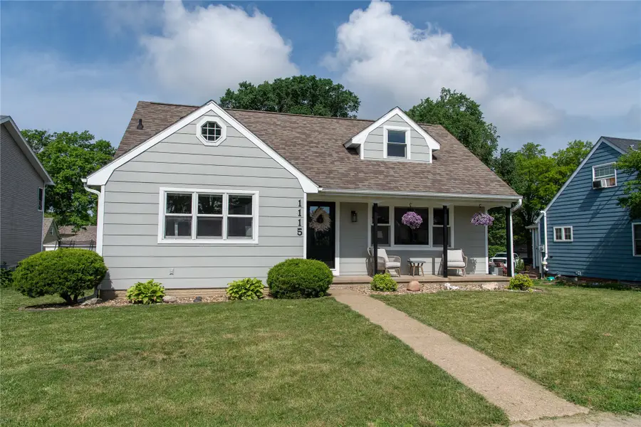 1115 Broadway Street, Pella, IA 50219 - #2