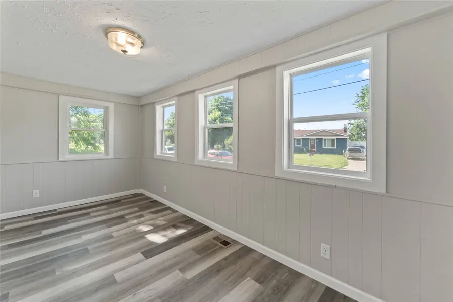 1005 Gratis Avenue, Des Moines, IA 50315 - #3