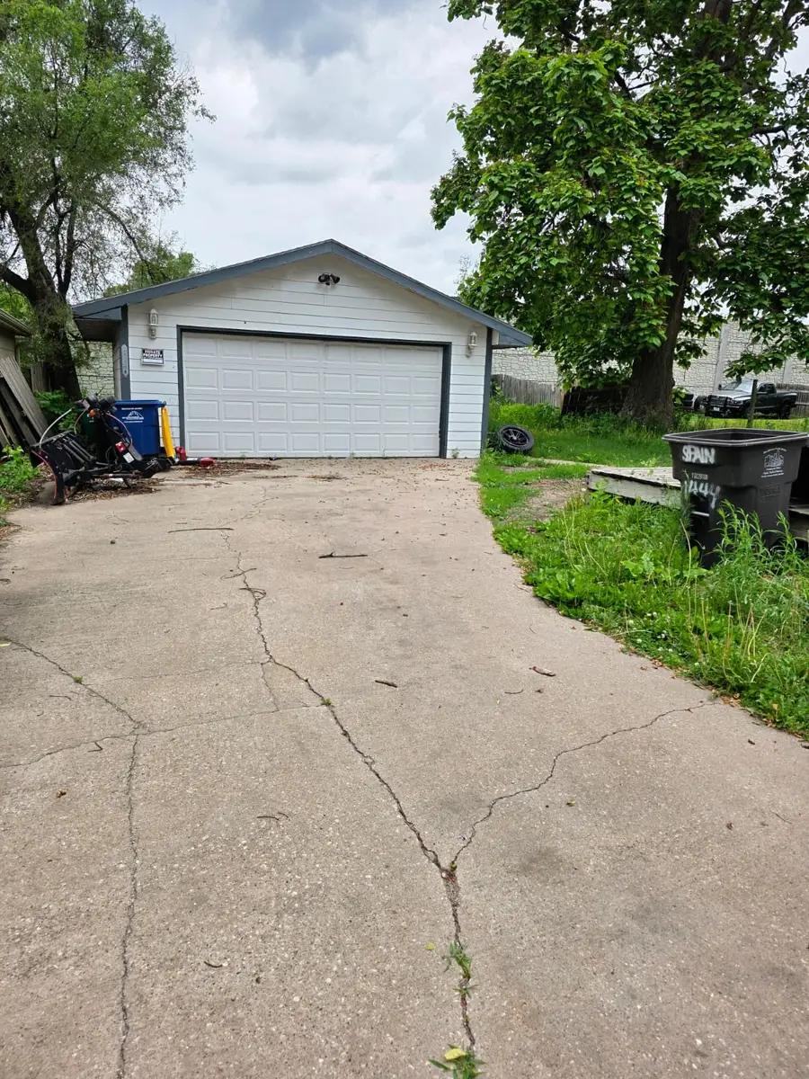1444 E 22nd Street, Des Moines, IA 50317 - #2