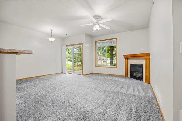3400 SE Glenstone Drive #4, Grimes, IA 50111