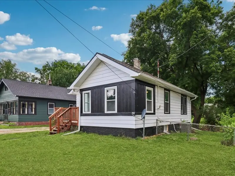 3216 SW 13th Street, Des Moines, IA 50315 - #2