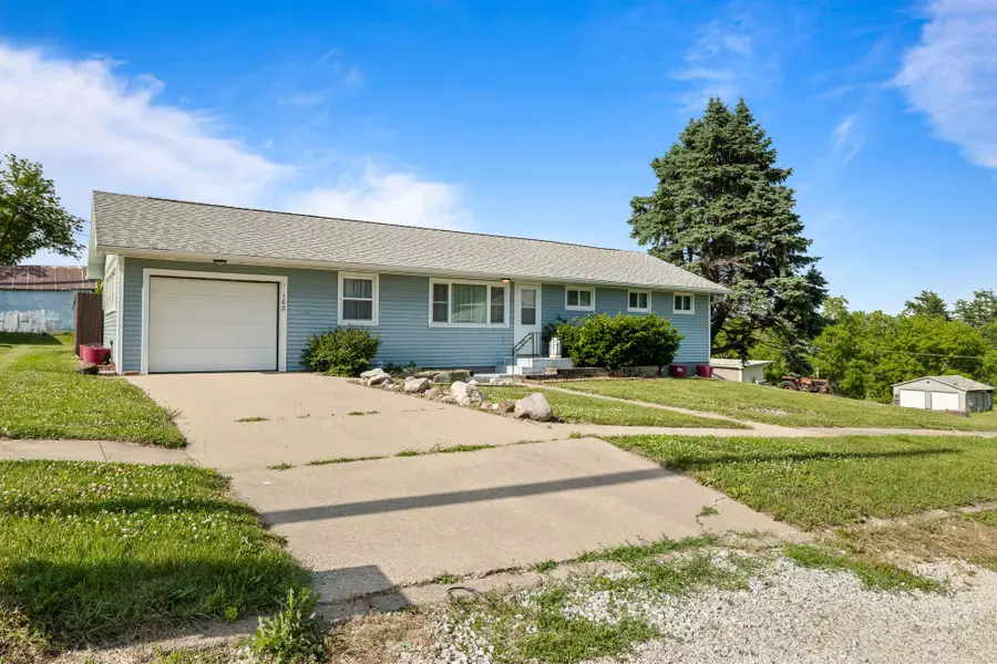 102 W 4th Street, Casey, IA 50048 - #2