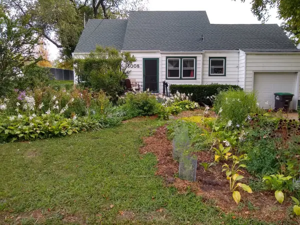 6008 University Avenue, Des Moines, IA 50311