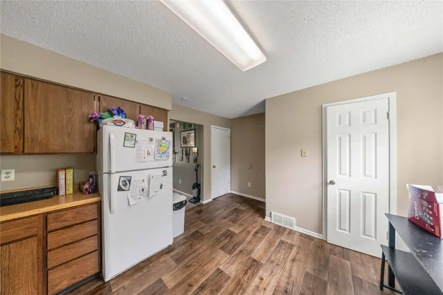 815 E Mckinley Avenue, Des Moines, IA 50315 - #3