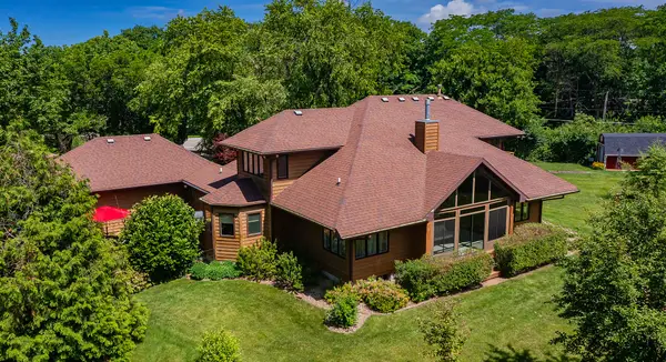 9049 NW 37 Street, Polk City, IA 50226