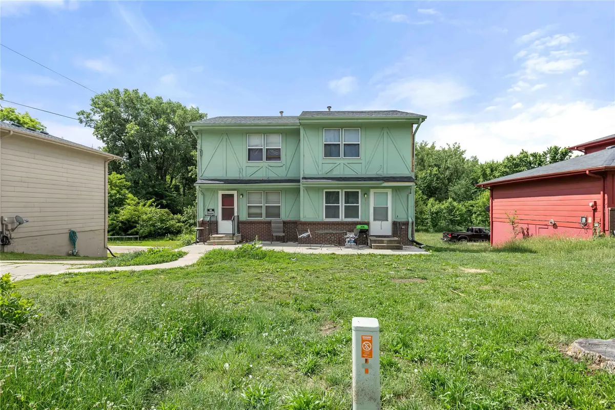 801 & 807 E Mckinley Avenue, Des Moines, IA 50315 - #1