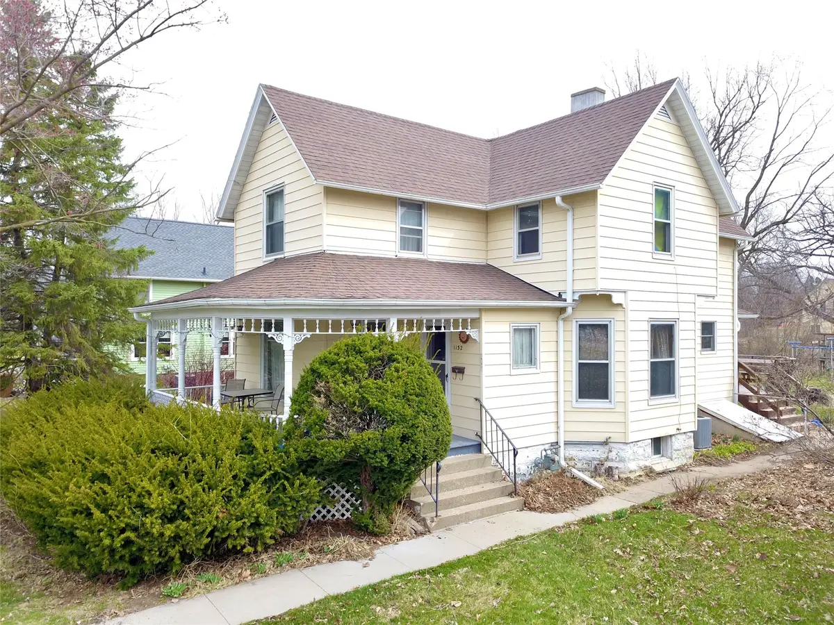1132 Elm Street, Grinnell, IA 50112 - #1