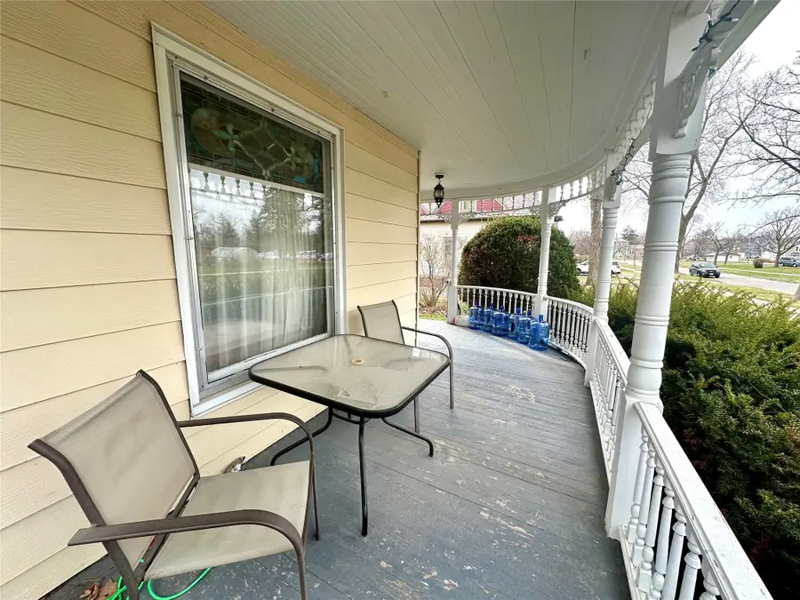 1132 Elm Street, Grinnell, IA 50112 - #2