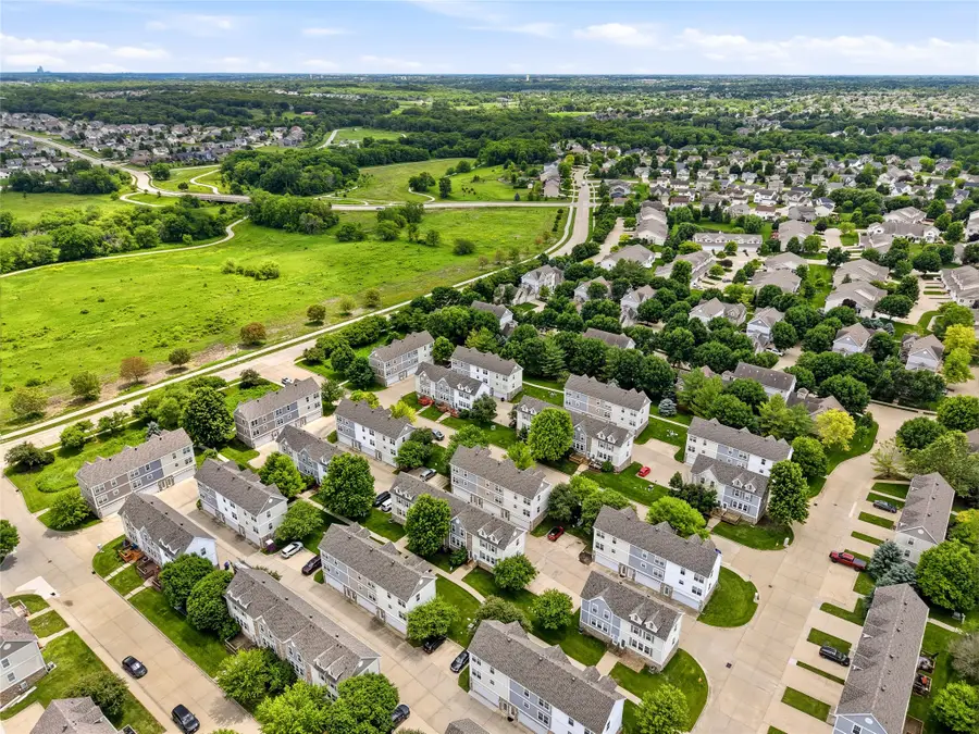 15208 Greenbelt Drive, Urbandale, IA 50323 - #3