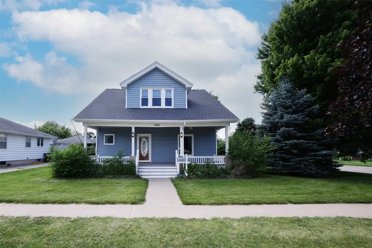 1927 Story Street, Boone, IA 50036 - #1