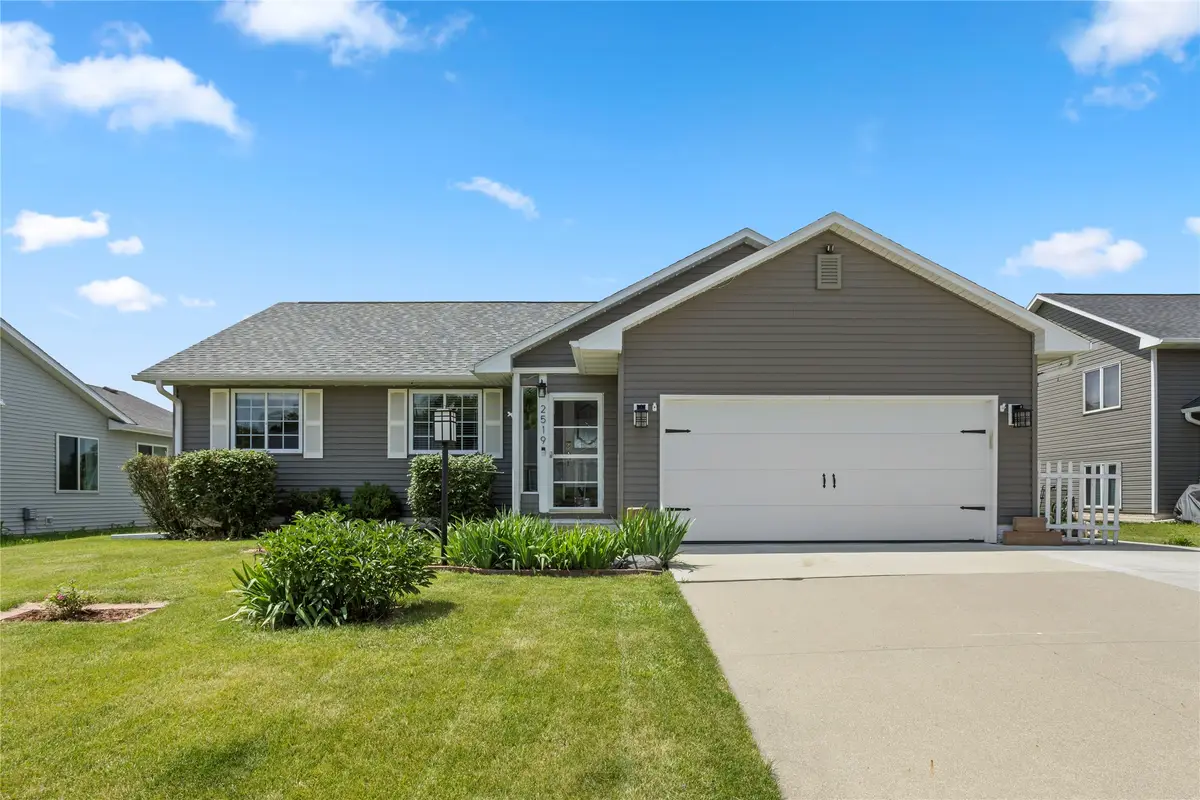 2519 Grand River Drive, Des Moines, IA 50320 - #1