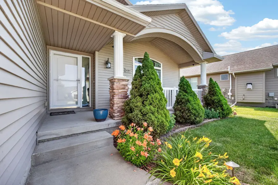 4207 146th Street, Urbandale, IA 50323 - #2
