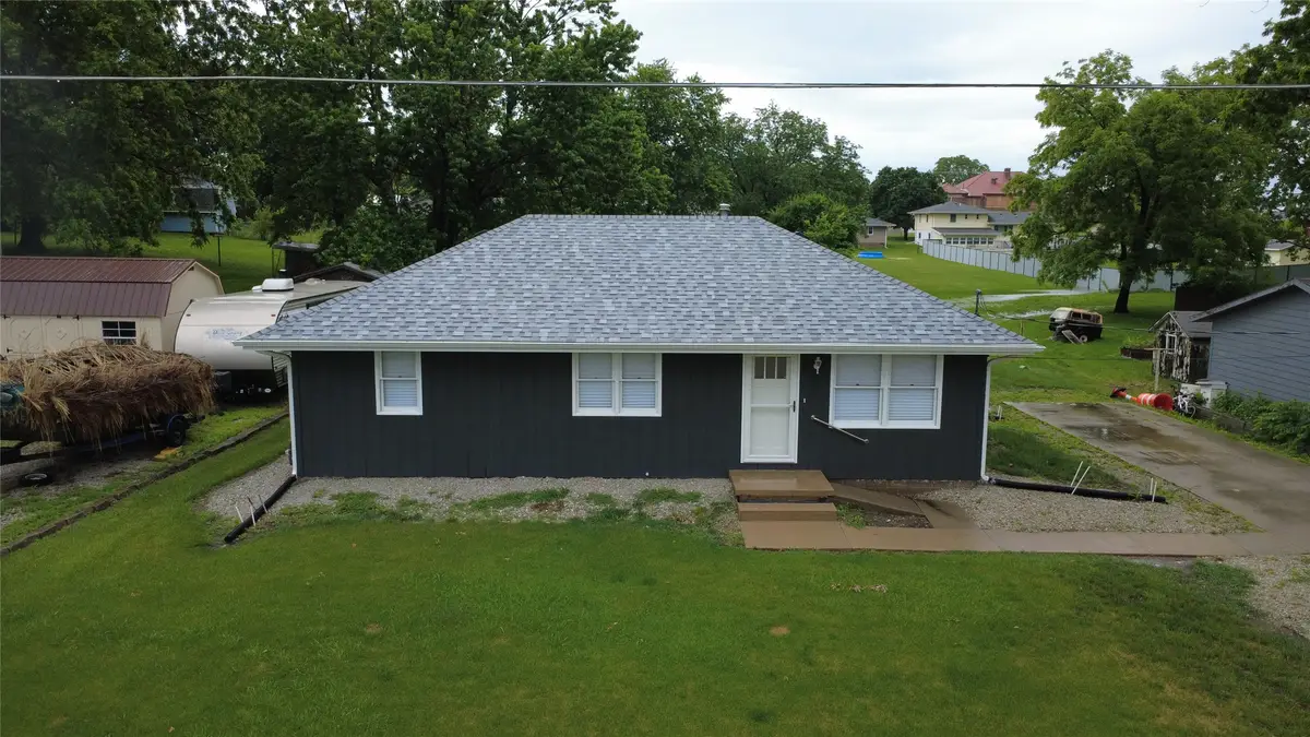 208 E Dewitt Street, Pleasantville, IA 50225 - #1
