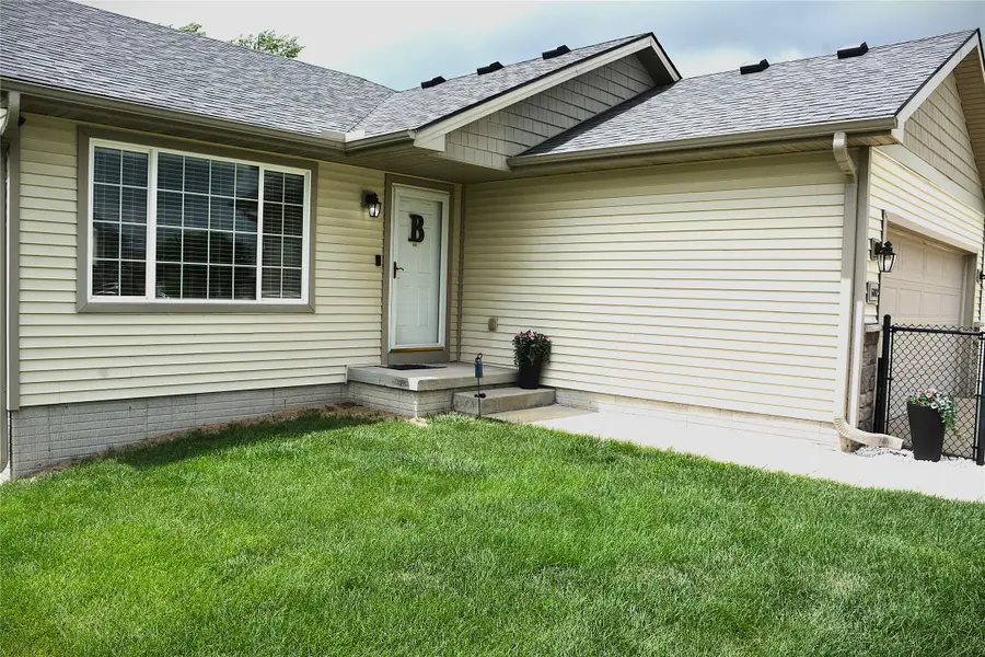 6002 NW 52nd Street, Johnston, IA 50131 - #2