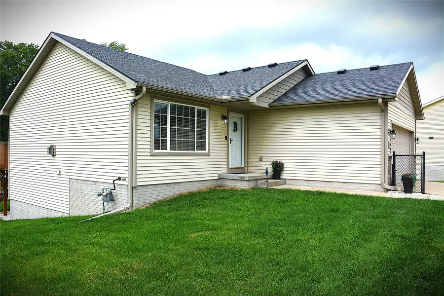 6002 NW 52nd Street, Johnston, IA 50131 - #3