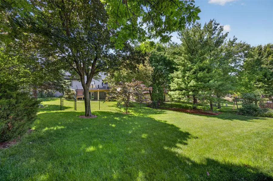 9104 Tanglewood Drive, Urbandale, IA 50322 - #2