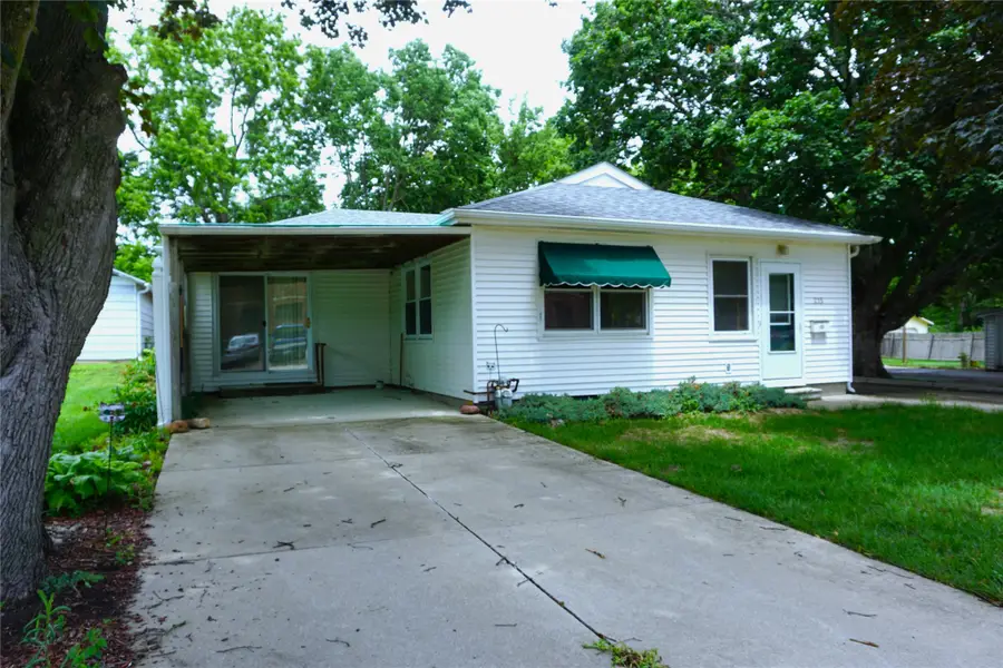 215 E Filmore Street E, Winterset, IA 50273 - #3