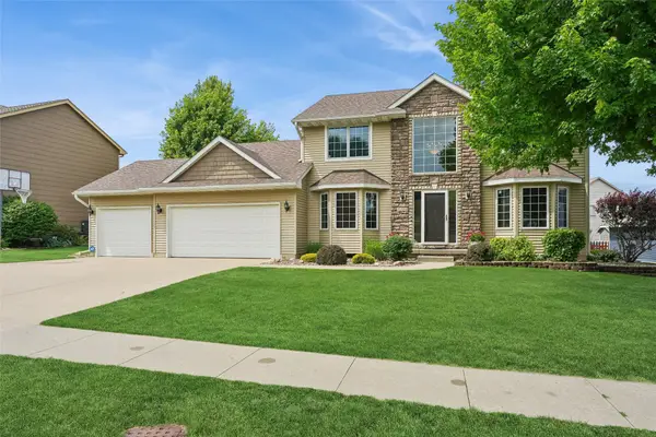 3106 E Spring Street, Des Moines, IA 50320
