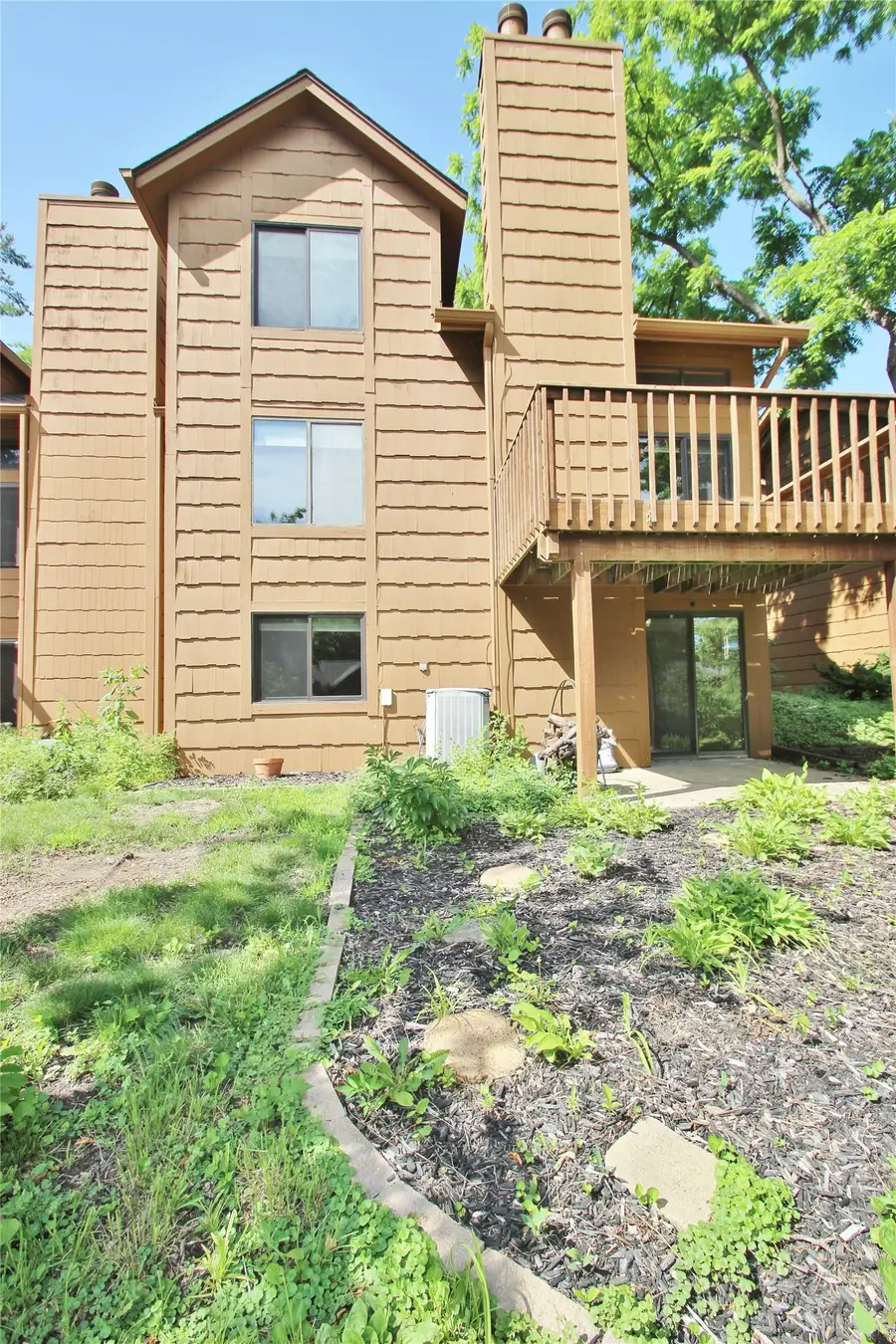7047 Oak Brook Drive, Urbandale, IA 50322 - #3