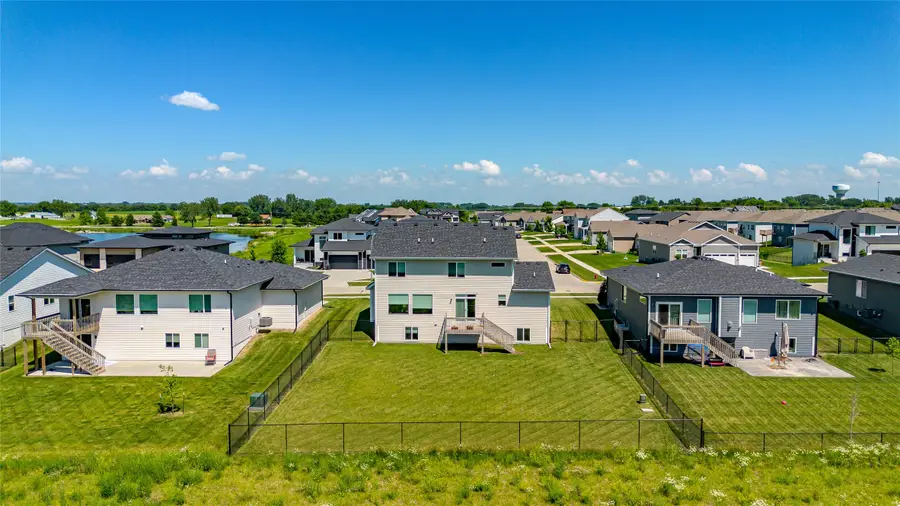 3144 Lakeview Drive Se, Altoona, IA 50009 - #3